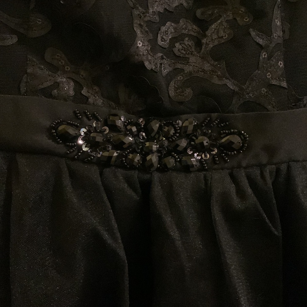 Formal open back dress beaded - Picture 4 of 11